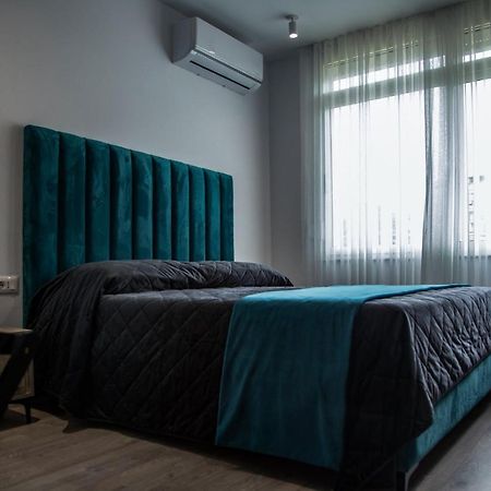 Lucas Central Premium Studios Tirana Kültér fotó