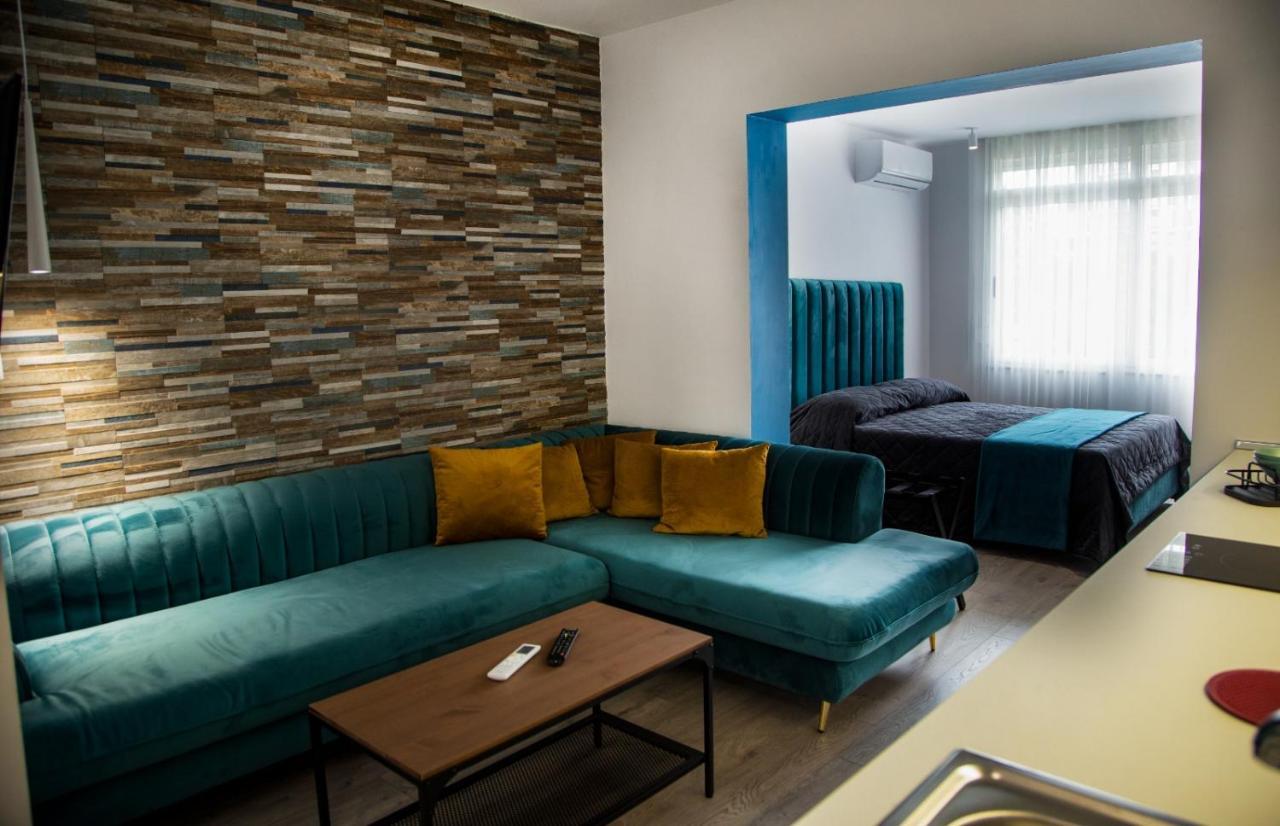 Lucas Central Premium Studios Tirana Kültér fotó